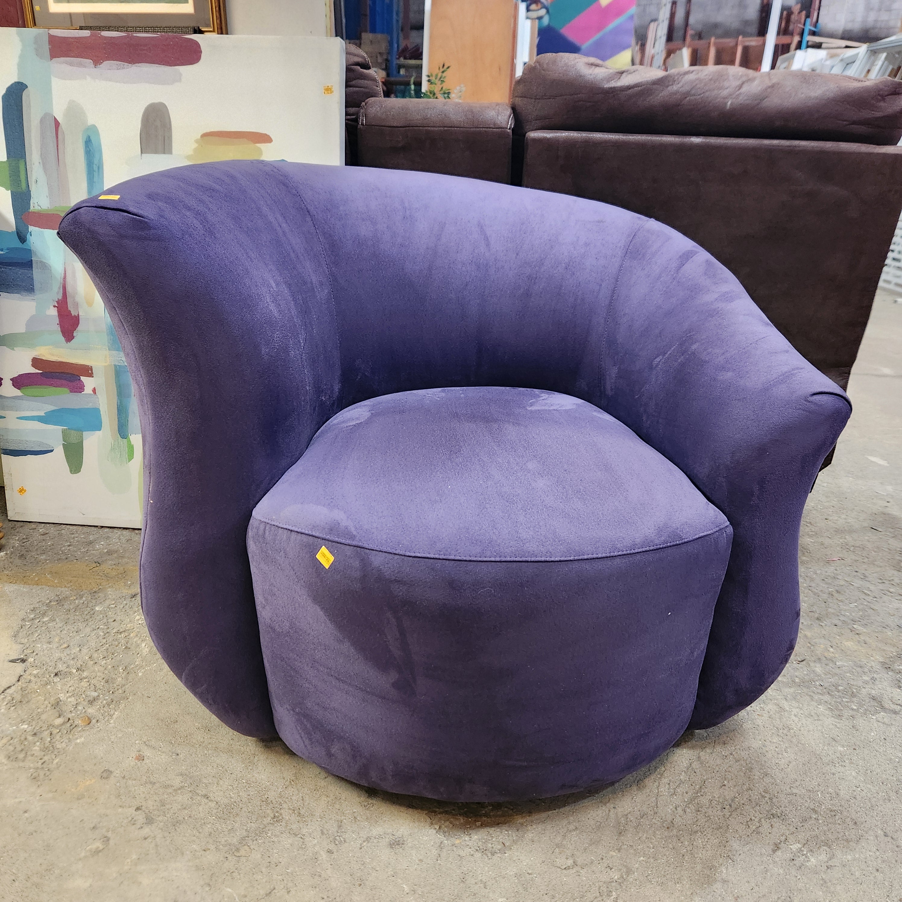 Purple velvet swivel discount chair