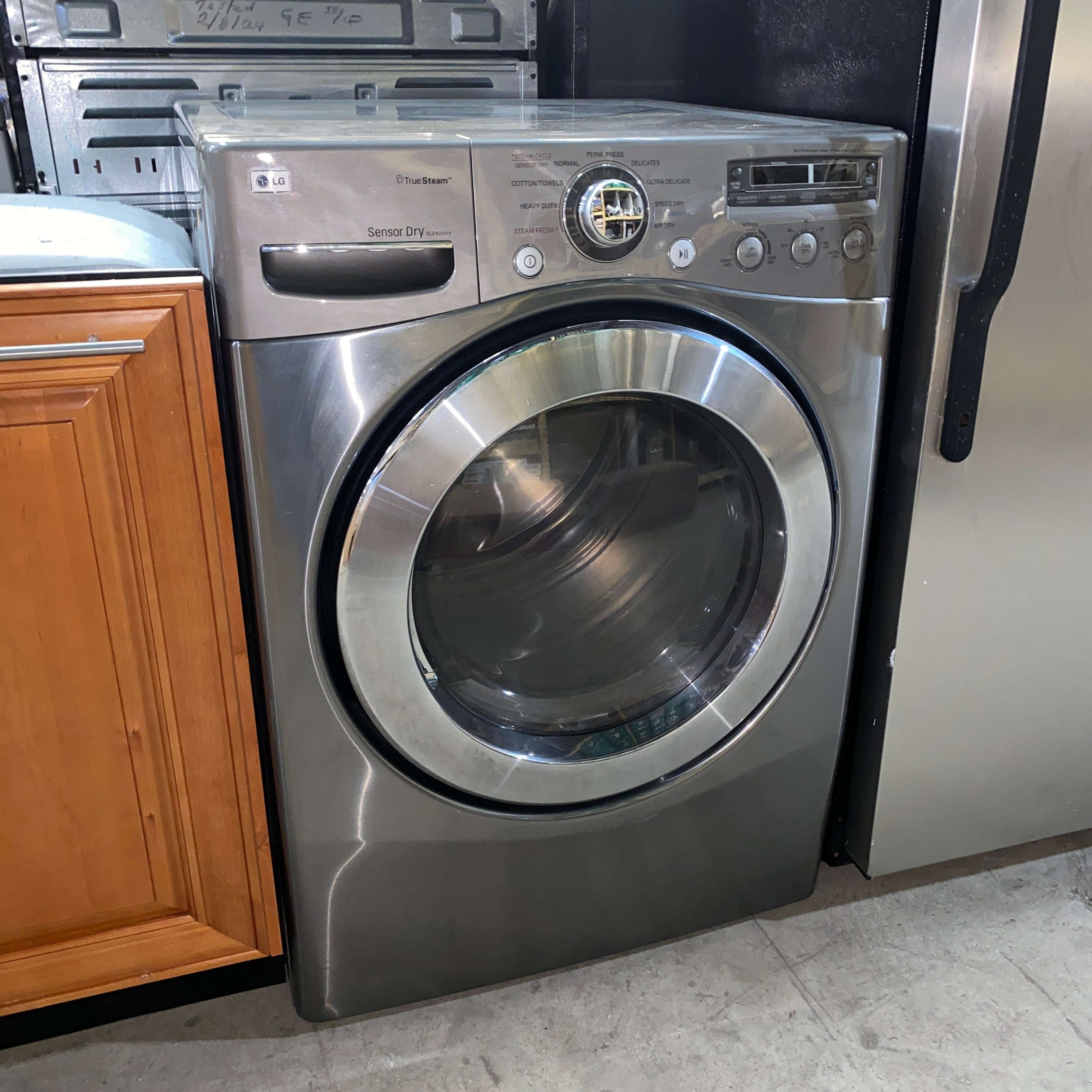 LG 27" FrontLoading Electric SteamDryer™ DLEX2501V Community