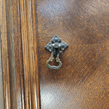 Load image into Gallery viewer, George Hummel &amp; Sons Jacobean Revival Hutch
