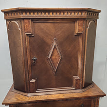 Load image into Gallery viewer, George Hummel &amp; Sons Jacobean Revival Hutch
