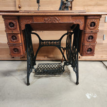 Load image into Gallery viewer, 1899 Singer 27 Sewing Machine and Refinished Oak Cabinet
