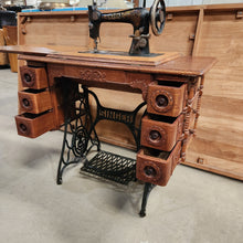 Load image into Gallery viewer, 1899 Singer 27 Sewing Machine and Refinished Oak Cabinet
