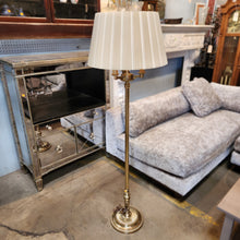 Load image into Gallery viewer, Vintage 1980s Stiffel Brass Floor Lamp
