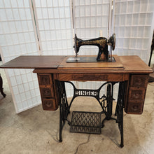 Load image into Gallery viewer, Working 1917 Singer 15 Rotary Sewing Machine In Oak 7 Drawer Cabinet
