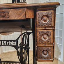 Load image into Gallery viewer, Working 1917 Singer 15 Rotary Sewing Machine In Oak 7 Drawer Cabinet
