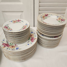 Load image into Gallery viewer, Eschenbach Baronet &#39;Lorna&#39; Vintage China - 71 Piece Set
