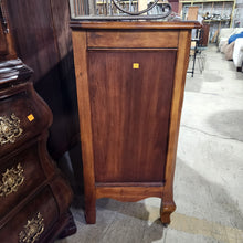 Load image into Gallery viewer, Hickory Chair Country French Baker&#39;s Rack
