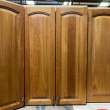 Load image into Gallery viewer, 20 Piece Set of Kitchen Cabinets with Bird Cage Pulls
