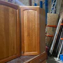 Load image into Gallery viewer, 20 Piece Set of Kitchen Cabinets with Bird Cage Pulls
