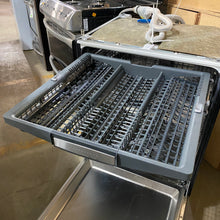Load image into Gallery viewer, Bosch 800 Series Paneled Dishwasher SHV9PT53UC/C9
