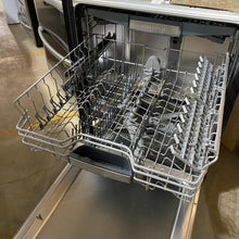 Load image into Gallery viewer, Bosch 800 Series Paneled Dishwasher SHV9PT53UC/C9
