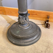 Load image into Gallery viewer, Vintage Stiffel Lamp Table
