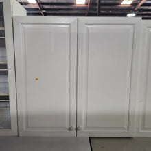 Load image into Gallery viewer, 28 Piece Set of White Kitchen Cabinets
