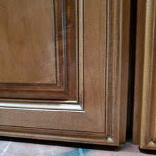 Load image into Gallery viewer, 18 Piece Set of Maple Kitchen Cabinets by Decorá
